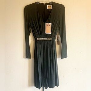 NUE by Shani Charcoal Gray Size 6 NWT Long Sleeve Dress with Embellished Waist